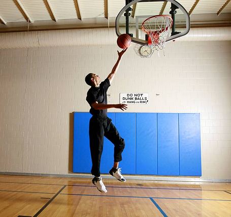 Obama-basketball_medium