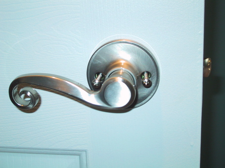 Door-handle-instal-013_medium