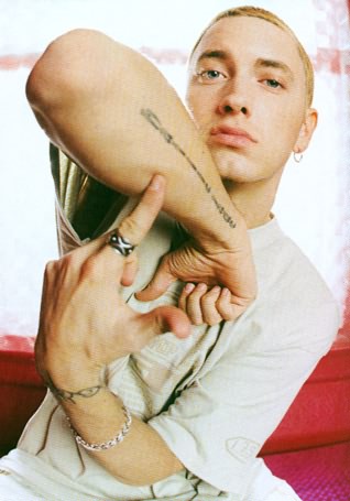 Eminem Flashin' a Detroit D